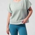 Athleta Women’s XS Sporty Shirred Sun Down Shirt Gym Walking Photo 0