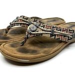 Minnetonka Silverthorne Needlepoint Thong Sandals Women's 8 US Photo 1