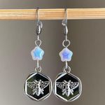 Handmade funky fairy retro bee & mini Czech glass star beads dangle earrings 🍯🍃🌀💕 Photo 1