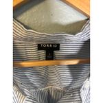 Torrid  Rhinestone Button Up Stripe Top Blue Puff Sleeve Size 2X Photo 3