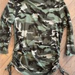 Discreet Camouflage 3/4 sleeve Top Photo 4