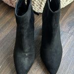 Pretty Little Thing  pointed Boots Photo 1