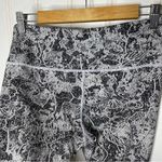 Athleta Salutation Graffiti 7/8 Tights Leggings MT 778 Photo 4