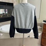 Nike Womens Sweatshirt Sz XS Gray Black Pullover Crew Neck Workout Activewear‎ Photo 6