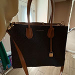 Michael Kors  Elegant Black and Tan Handbag Photo 0