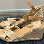 Nine West Knotted Bow Wedges Photo 3