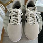Adidas  cloudfoam white shoes size 8 Photo 4