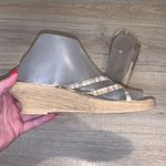 sbicca  beige tan strappy plaid wedged sandals Photo 4