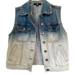 Forever 21 Blue Premium Denim Vest Jacket Size Small Two-Tone Jean Detail Trendy Photo 0