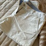 Southern Tide white  shorts Photo 3