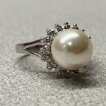 Silver Tone Elegant Pearl Halo Crystal Accents Classic Design Cocktail Ring Sz 7 White Photo 2