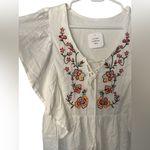 Le lis White Floral Embroidered Short Flutter Sleeve Blouse NWT Photo 2
