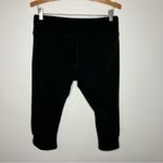 The North Face  black Capri leggings with rouched sides‎ size large Photo 5