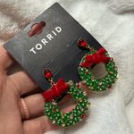 Torrid  Holiday Wreath Earrings Red Bow Rhinestone Christmas Festive Dangle Photo 4