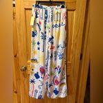 Peach brand Graffic Style wide leg pants women’s Medium NWT White Photo 1