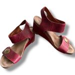 Taos Carousal Leather wedge red open toe sandal size 8 Photo 3