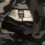 Victoria's Secret vs pink leggings  Photo 2