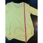 Charlie B Butter Yellow Shirt Womens Medium Pima Cotton Asymmetrical‎ Hem Artsy Photo 7