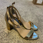 gold heels Size 8 Photo 0