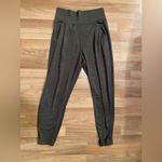 Vuori  Harem Pants Size S Photo 1