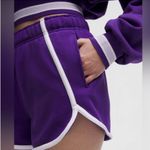 Lululemon  BNWT Scuba Mid-Rise Oversized Short 3" Trim College Purple/Light Ivory Photo 4