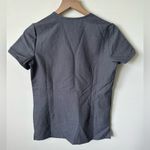 FIGS NWT  Casma Three-Pocket Scrub Top Graphite XXS Photo 3