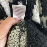 Black and Gray Crew Neck‎ Sweater with Abstract Pattern Size undefined Photo 4