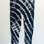 PINK - Victoria's Secret PINK Victoria’s Secret Seamless Black And White Tie Dye Leggings Photo 7