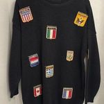 BLACK SWEATER…WITH PATCHES OF PLACES AROUND THE WORLD
NO TAGS COULD BE
VINTAGE Size undefined Photo 0