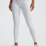 Fabletics NWT High Waisted Powerhold Define Legging White Heather Camo XL Photo 1