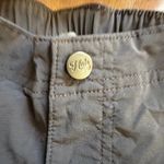 Huk women’s fishing shorts size small nwot Black Photo 3