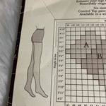 Hanes Vintage Ultra Sheer Pantyhose Control Top Sandalfoot Seashell Size B New Photo 10