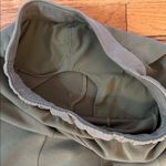 Lululemon Sage Green Women's Jogger Pants Sz 6 Photo 4