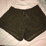 Lululemon Hotty Hot Short 2.5 Photo 0