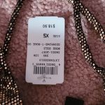 Windsor 🌈  Crop Top Photo 3