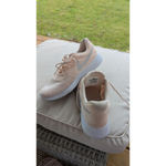 Nike Women's Tanjun Sneakers Size 11.5 Peach Photo 5