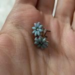 LA Hearts stud earrings Photo 2