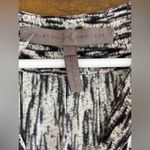 Halston Heritage Black White Abstract Romper Size 0 (XS) V-Neck Gently Used Photo 3