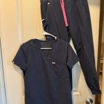 FIGS  Scrubs Set Photo 0