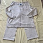 Classic Elements  Women’s Cream Sweatshirt Photo 5