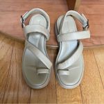 Vince Santa Cruz Leather Slingback Sandals Beige Quilted thong Dune toe Sz 8 Photo 3