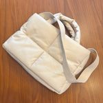 Amazon Puff Shoulder Bag Photo 4