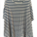 89th and Madison Like New -  Striped Top - Navy. Photo 0