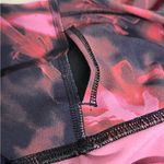 Lululemon  Red, Black, Pink Tie Dye 21” Cropped Leggings - Size 2 - EUC Photo 3