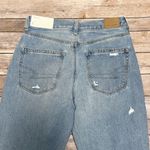 American Eagle  Light Wash High Rise Mom Jeans Distressed Extra Short 2 NWT Photo 5