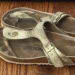 Birkenstock  Women Gizeh Metallic Gold Sandals sz 38 7.5 Regular Photo 2