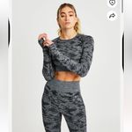 AYBL  Evolve Camo Seamless LS Crop Too Photo 2