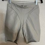 SKIMS  faux leather biker short shell color size S NWT Photo 4