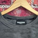 Alphalete cropped camo sweater Photo 6