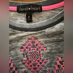 Derek Heart embroidered top Size S Photo 5
